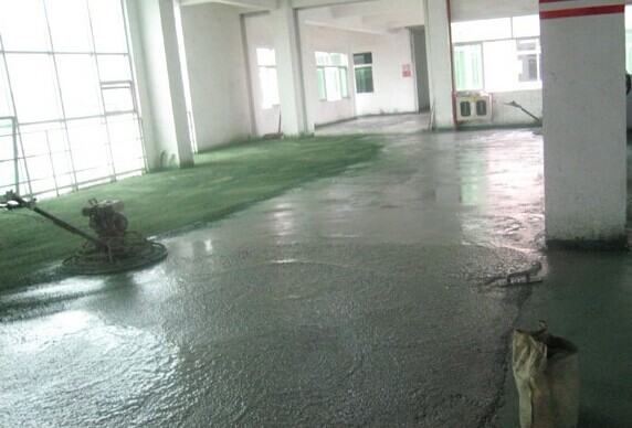 混凝土攤鋪+綠色金剛砂耐磨硬化